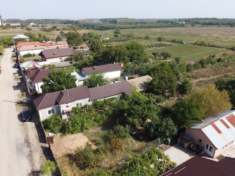 Corabia Celei Cetatea Dacica Sucidava langa Dunare casa cu 4480 mp teren.